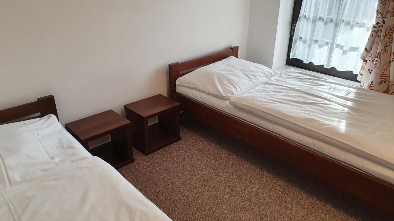 Apartmany Eddy ロキトニツェ・ナト・イゼロウ エクステリア 写真