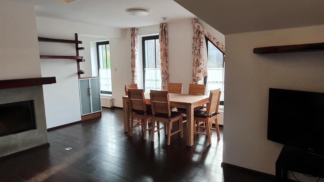 Apartmany Eddy ロキトニツェ・ナト・イゼロウ エクステリア 写真